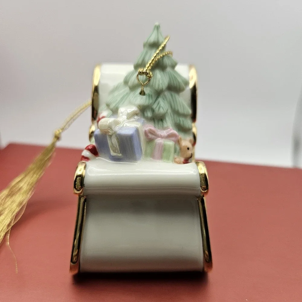 Lenox Christmas Sleigh Ornament Handcrafted Hanging White Gold Green MPN 761400
